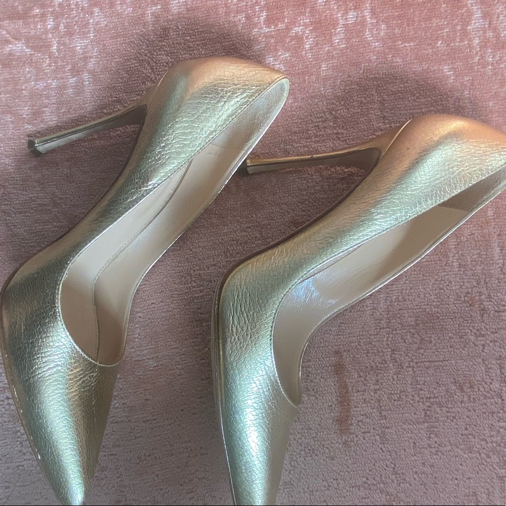 Sergio Rossi Gold Leather Pump - Picture 7 of 7